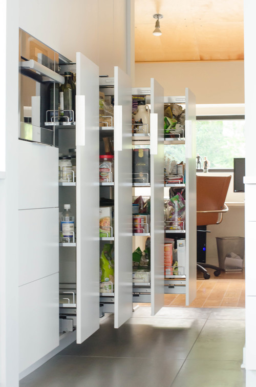 Smart cabinet solution with pull-out shelving