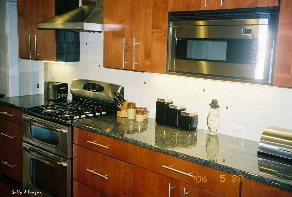 Photo of a contemporary kitchen in Dallas.