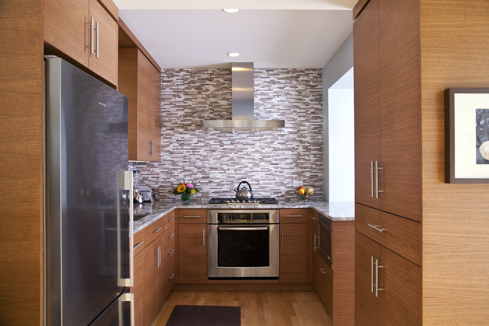 Kitchen - contemporary kitchen idea in Minneapolis