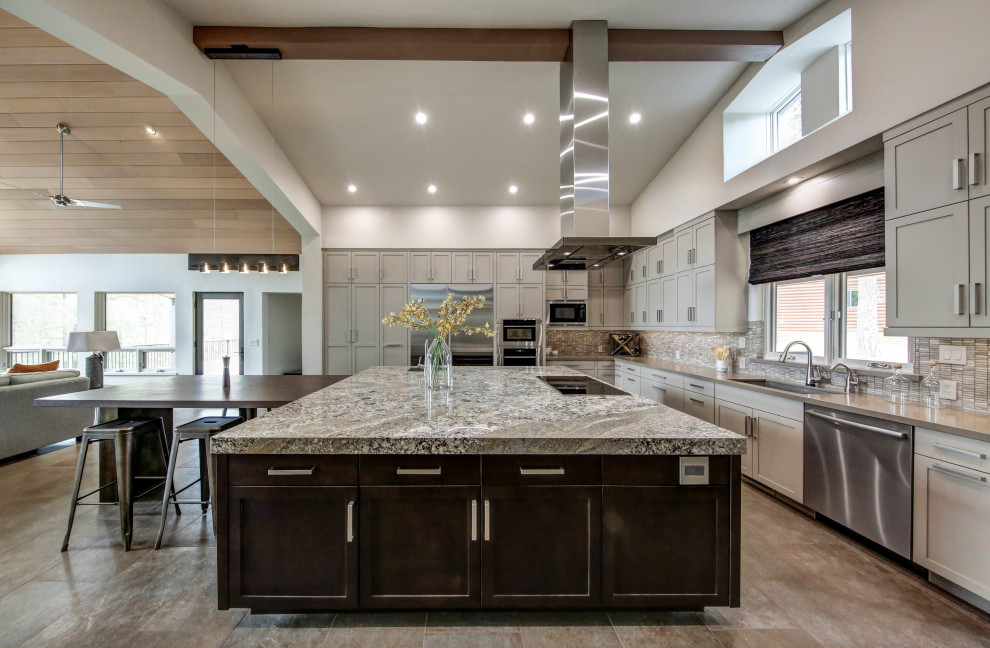 Design ideas for a rustic kitchen in Phoenix.