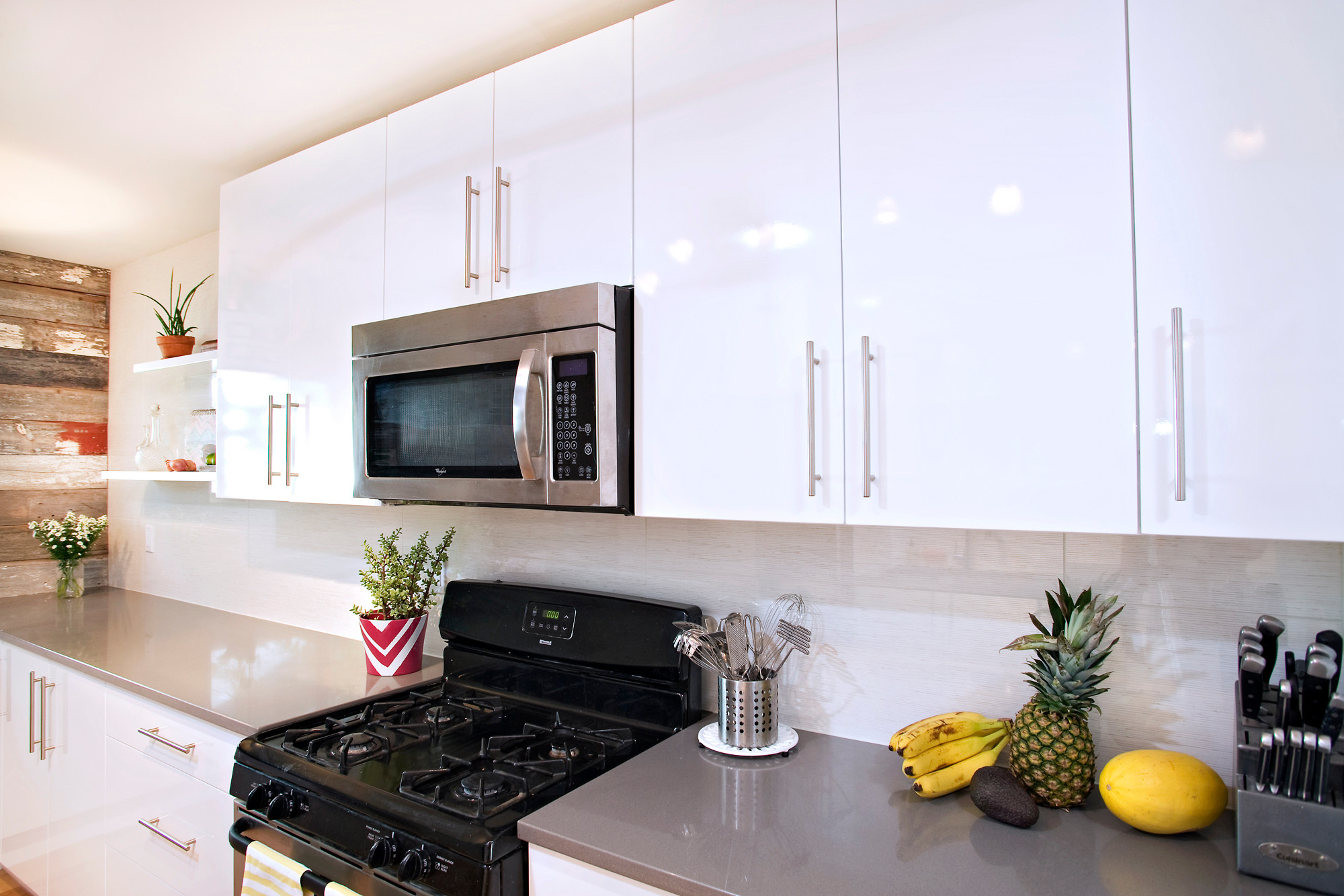 White Gloss Kitchen Cabinets - Photos & Ideas | Houzz