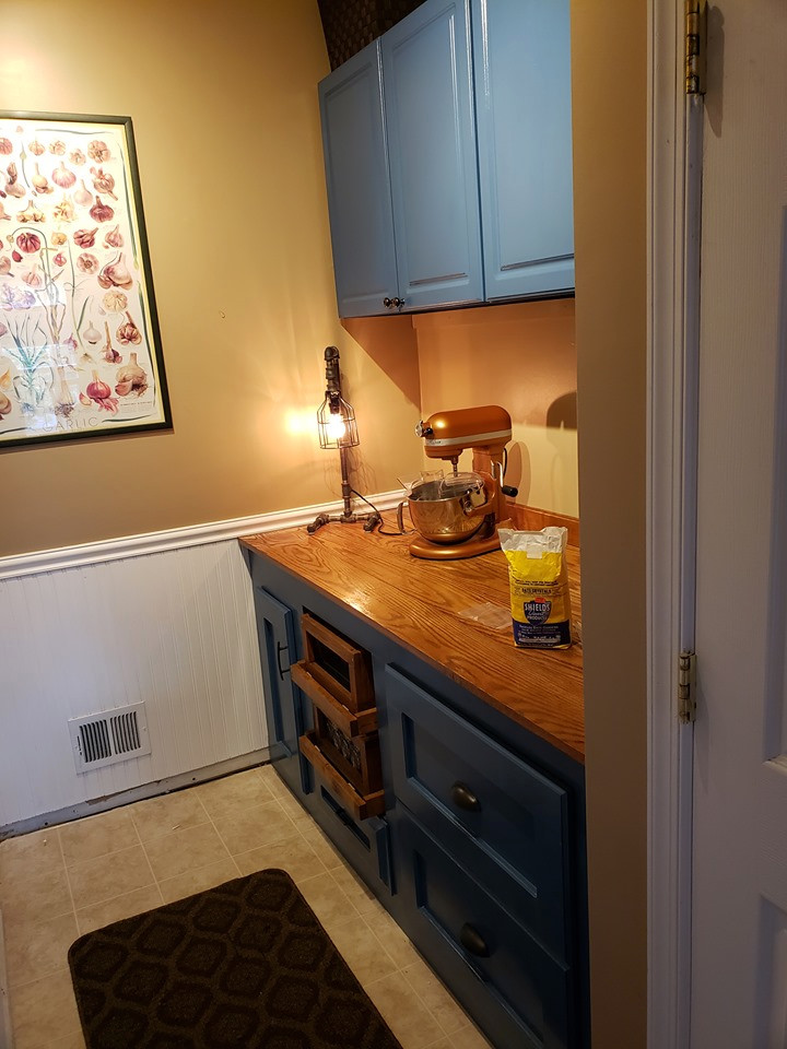 Convert a laundry hall to a butler's pantry Farmhouse Kitchen DC