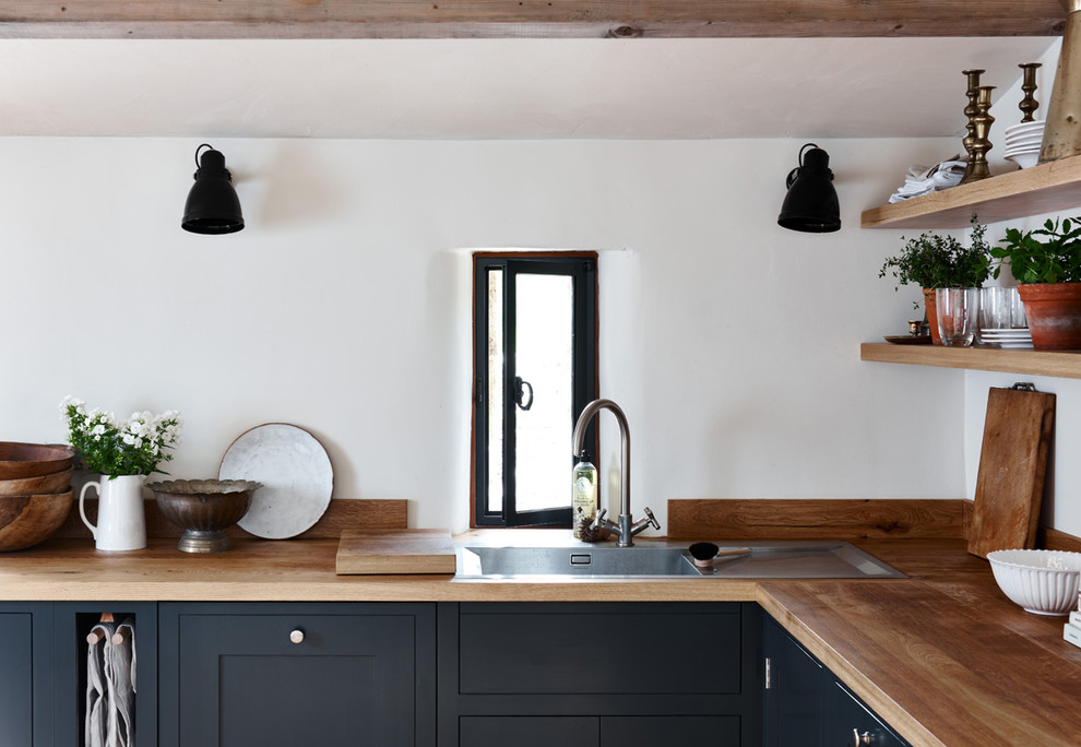 Inspiration for a rural kitchen.
