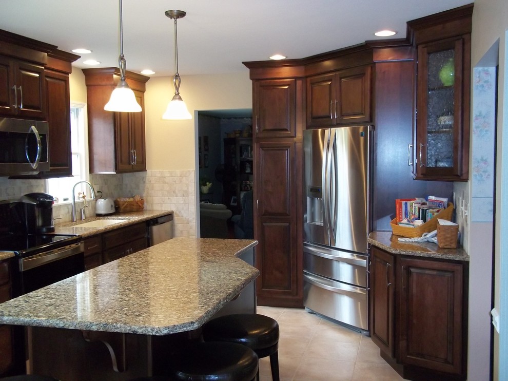 Corner Refrigerator Kitchen Renovation Traditional Kitchen