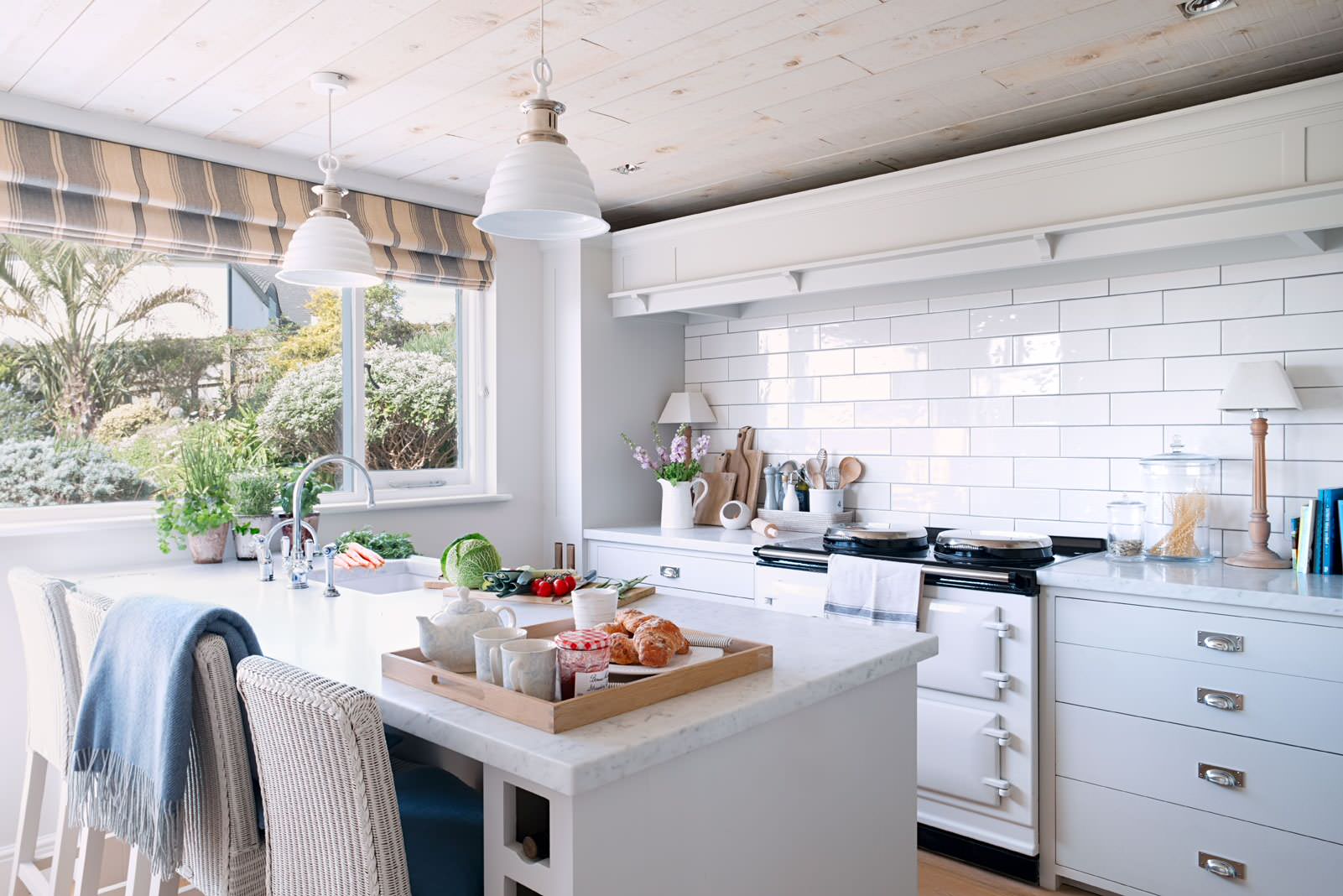 75 Beautiful Coastal Kitchen With Grey Cabinets Ideas Designs September 2021 Houzz Uk