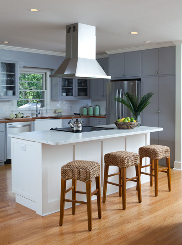 Example of a classic kitchen design in Wilmington