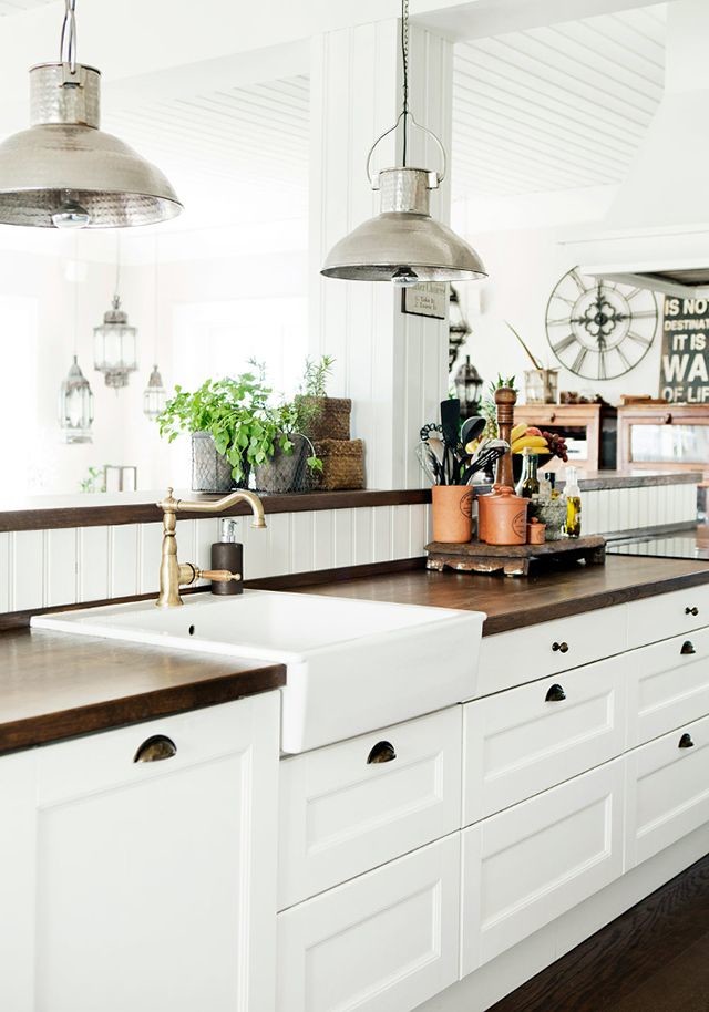 Inspiration for a farmhouse kitchen in New York.