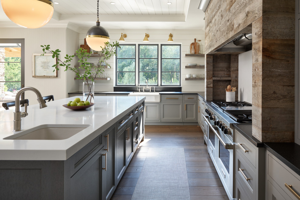 Example of a country kitchen design in Chicago