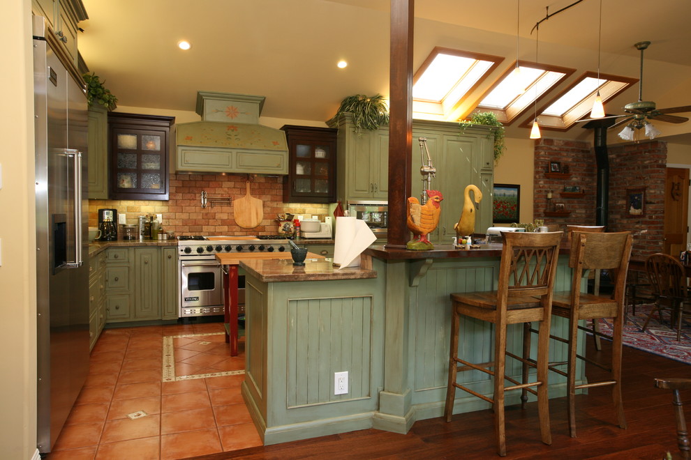 Design ideas for a farmhouse kitchen in Orange County.