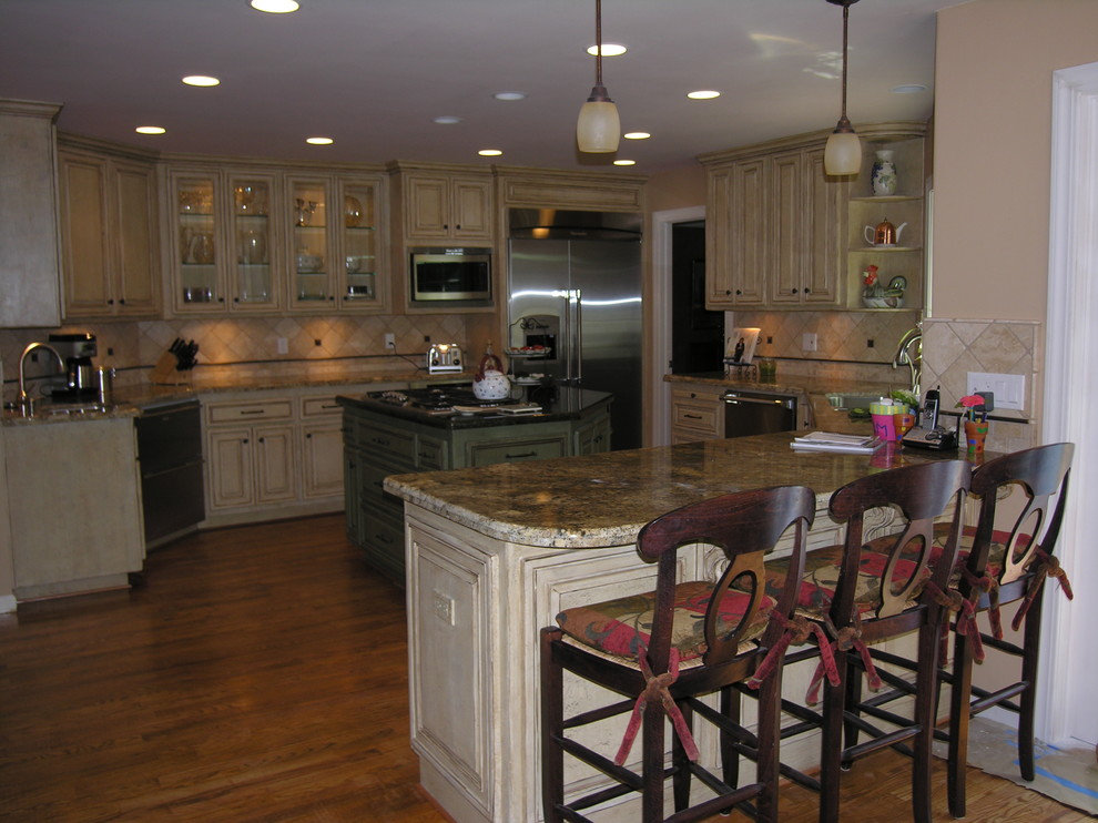 Country Kitchen Traditional Kitchen Sacramento by Phoenix