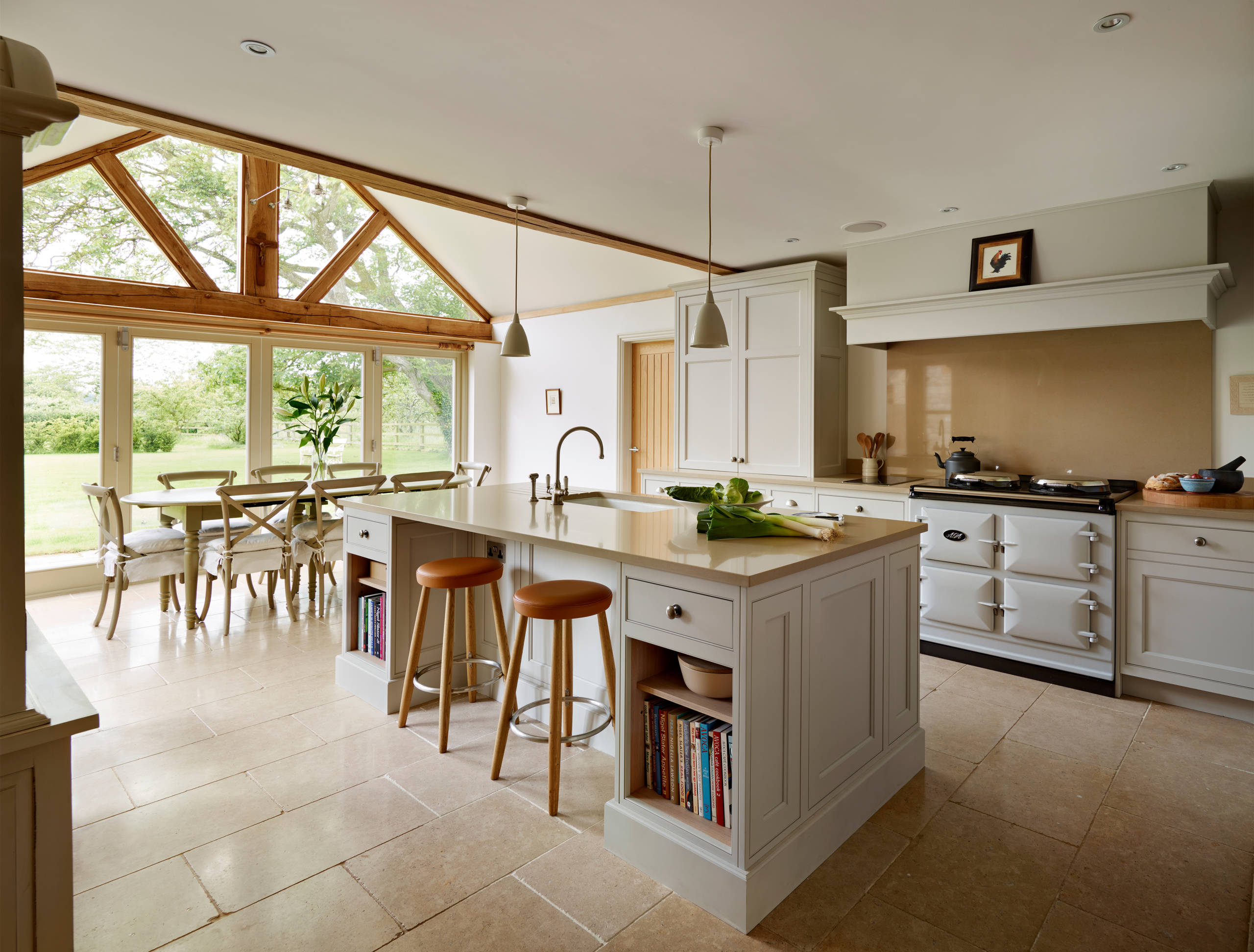 Layout Ideas for an Open-plan Kitchen and Living Space | Houzz UK