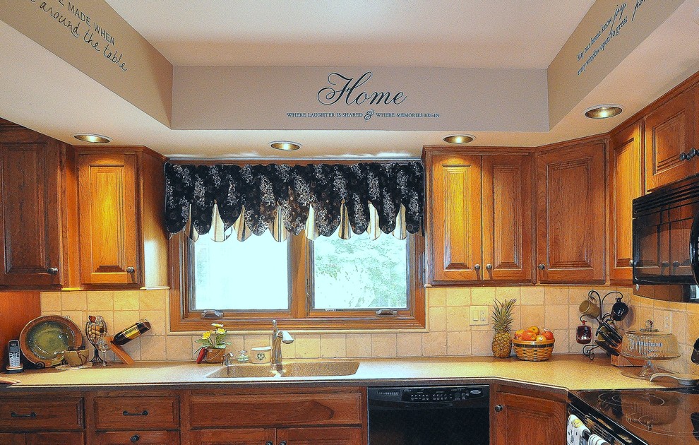 Inspiration for a cottage kitchen remodel in Chicago