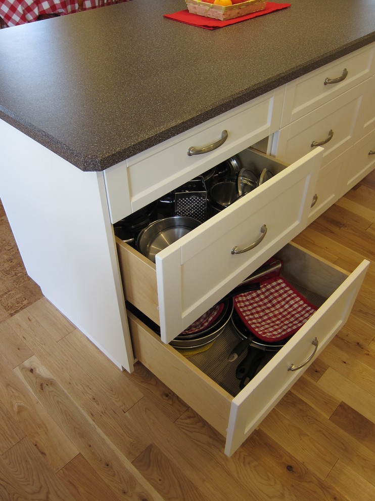Courtenay White kitchen remodel Modern Kitchen Vancouver by Oak Hills Woodcraft Houzz