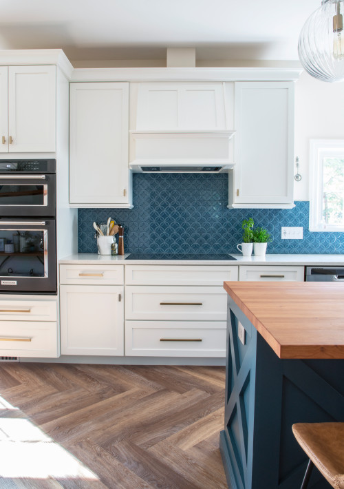 38+ White Cabinets with Blue Backsplash ( BEACHY VIBES )