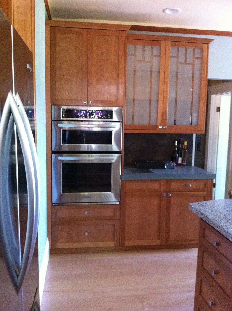 Example of an arts and crafts kitchen design in San Francisco