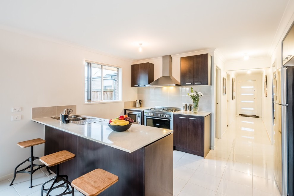 Cranbourne Project Modern Kitchen Melbourne by Shanemac