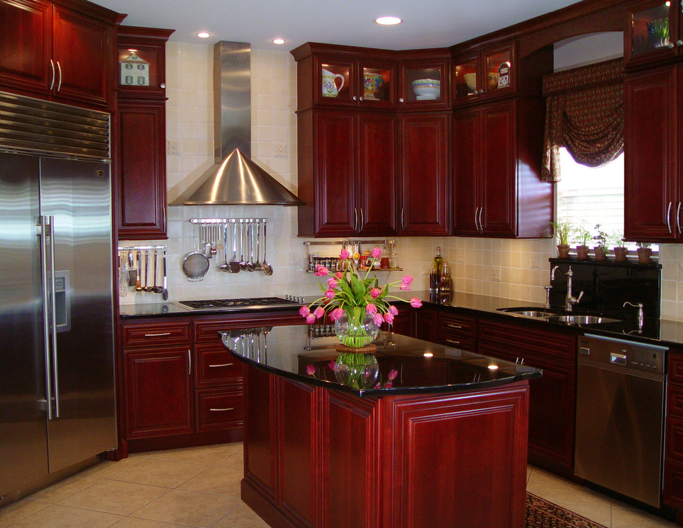 Example of a classic kitchen design in Philadelphia