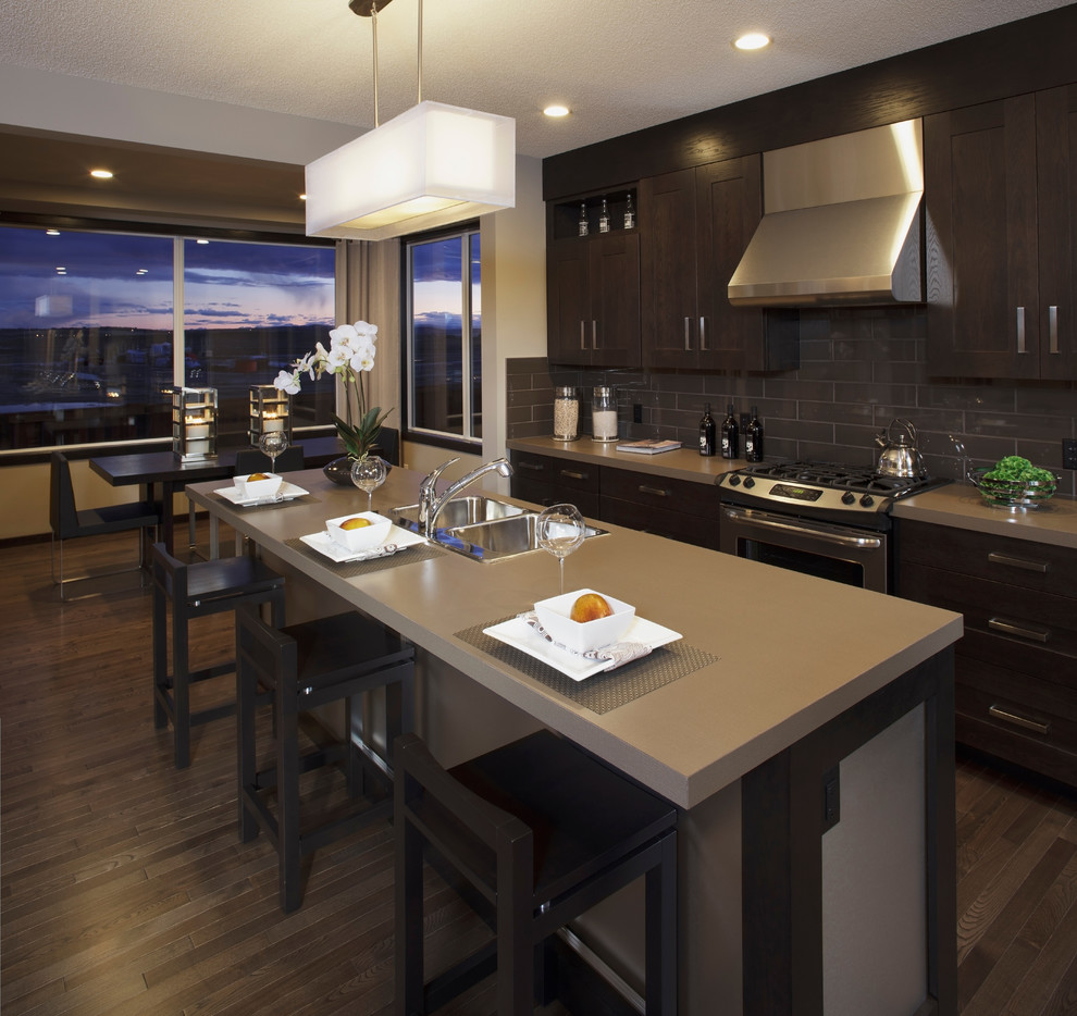 Kitchen - modern kitchen idea in Calgary