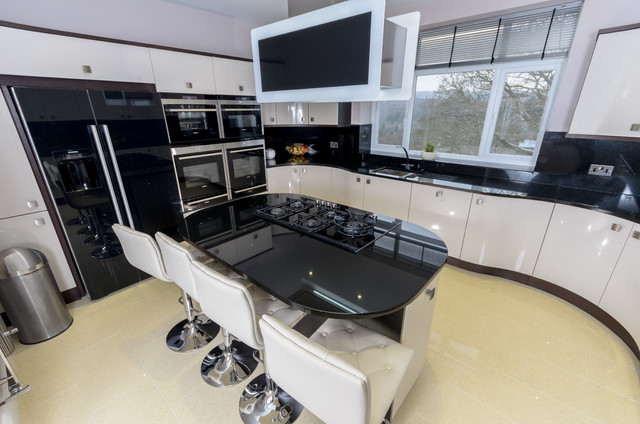 Create A Futuristic Kitchen With A Modern Monochrome Design Sussex Kitchen And Bedrooms Img~556143c201d1f8e2 4 1633 1 8ce4ee9 