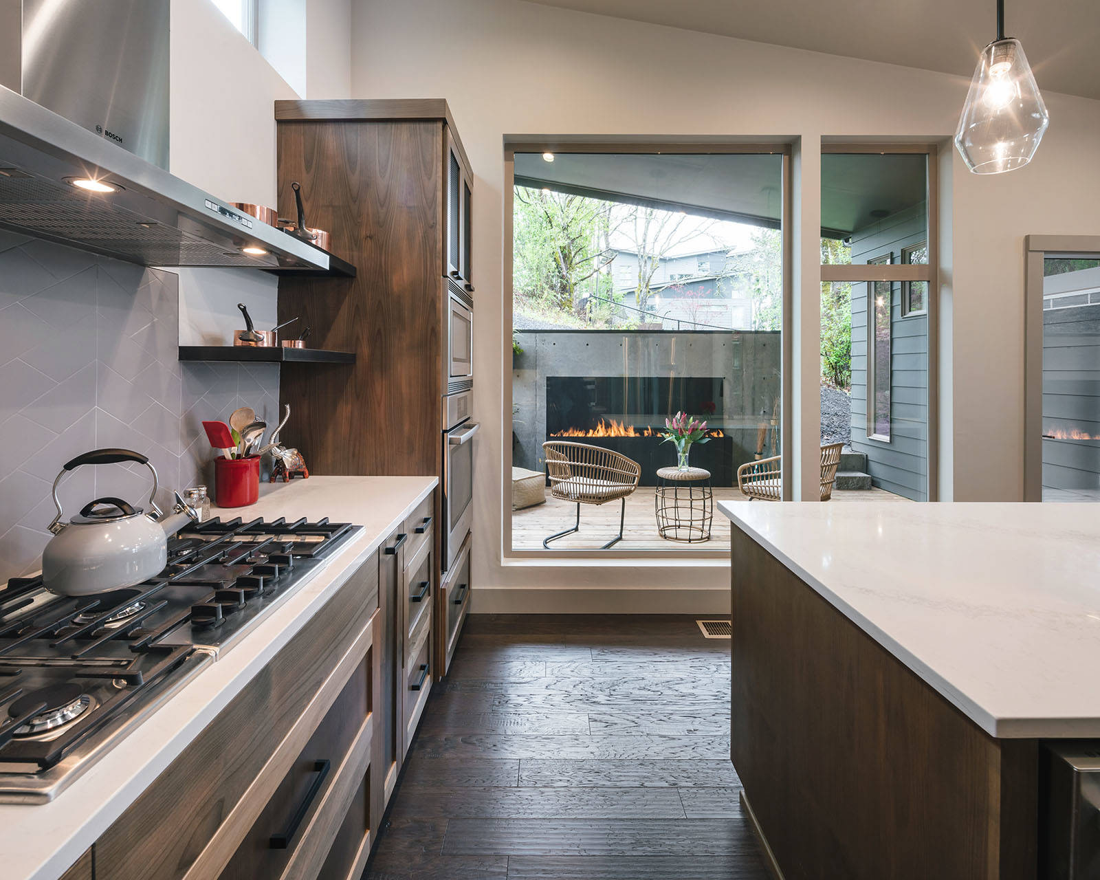 75 Beautiful Kitchen With Brown Cabinets Pictures Ideas July 2021 Houzz