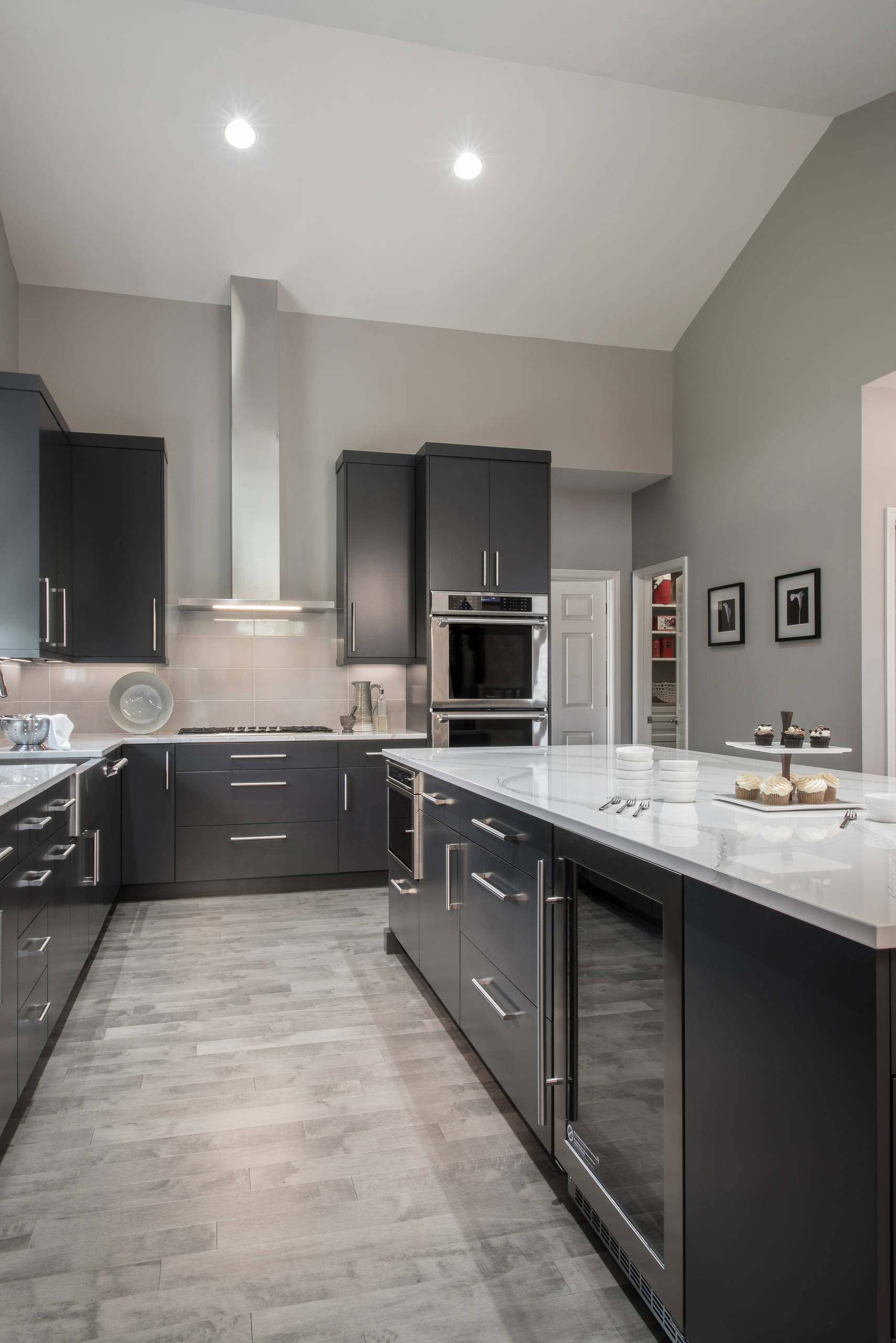 75 Beautiful Modern Gray Kitchen Pictures Ideas July 2021 Houzz