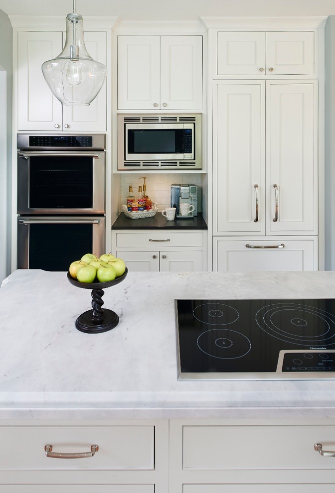 Crisp and Clean Traditional Kitchen Denver by Greenwood & Stone, Inc. Houzz