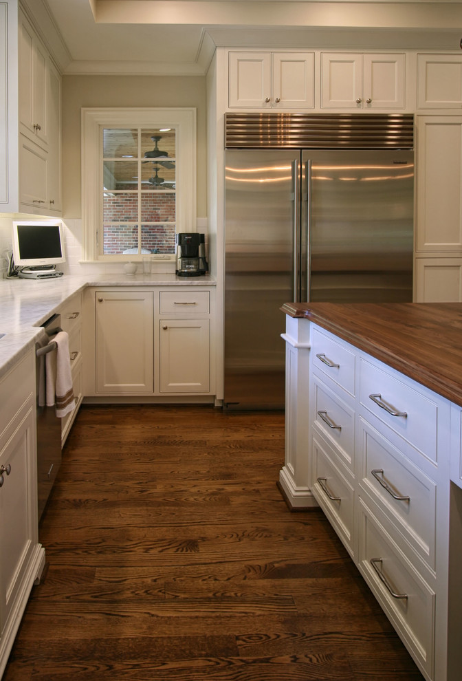 Large transitional kitchen photo in Charlotte