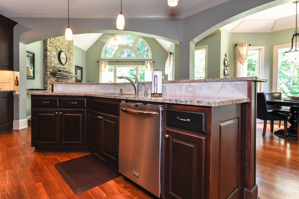 Crooked Creek restained Kitchen Traditional Kitchen Atlanta by