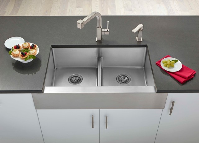 Crosstown Stainless Steel Double Bowl Farmhouse Sink with Aqua Divide