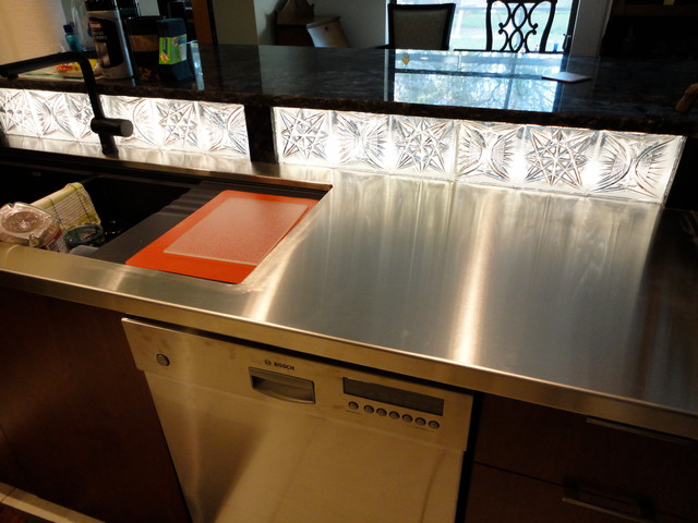 backlit backsplash kitchen