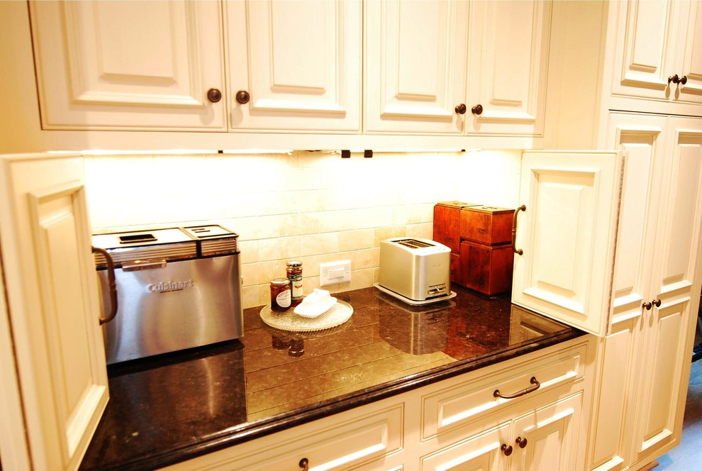 CSI Kitchen & Bath Studio Traditional Kitchen Other by Jay