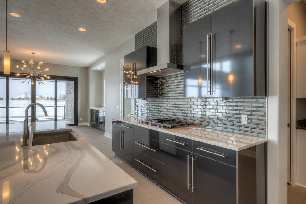 Custom 1.5story modern w/ 21' Ceilings Modern Kitchen Omaha by