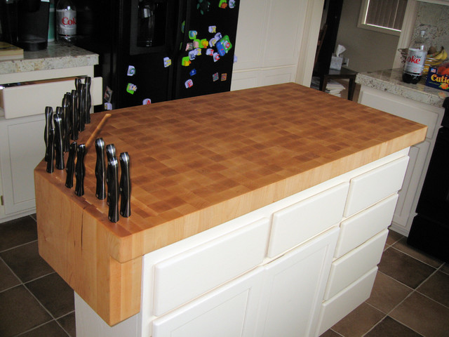 Custom Built In Knife Block On Butcher Block Work Island Eklektisch Kuche Austin Von Devos Custom Woodworking Houzz