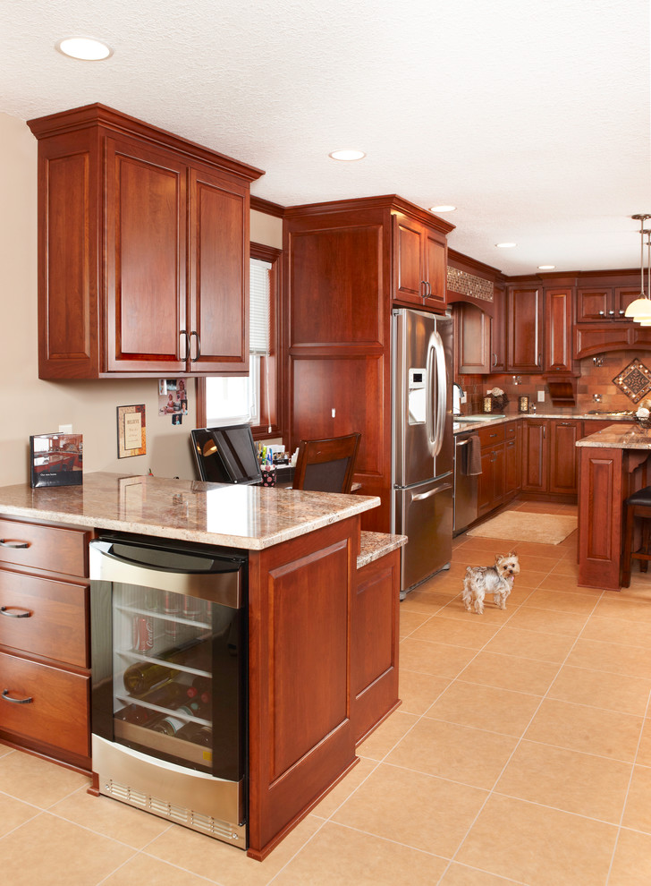 Custom cherry / Juparana Bordeaux granite Traditional