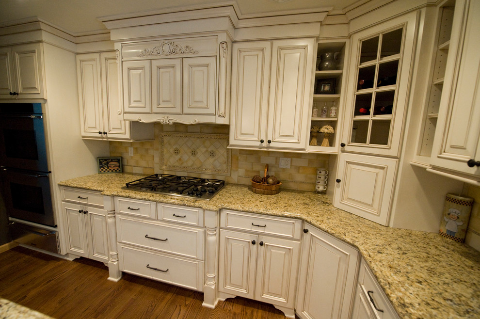 Custom Colonial Traditional Kitchen New York By Royal Kitchens   Custom Colonial Royal Kitchens And Baths Img~e521b489017ebf2f 9 6580 1 Cabc0d0 