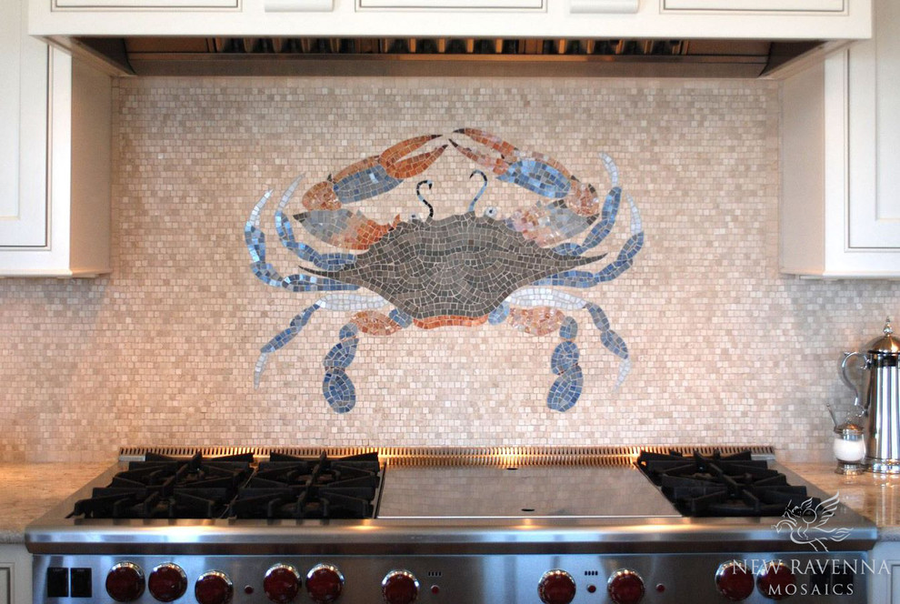 Foto di una cucina minimal con top in marmo, paraspruzzi multicolore e elettrodomestici in acciaio inossidabile