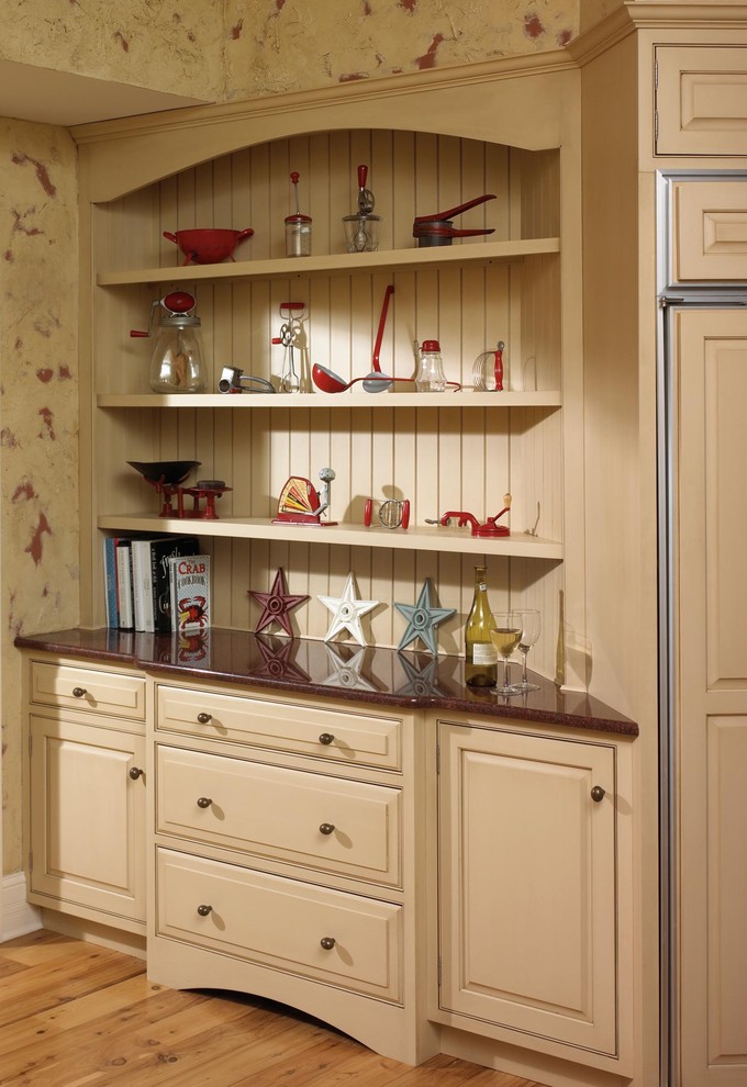 Kitchen - traditional kitchen idea in Other