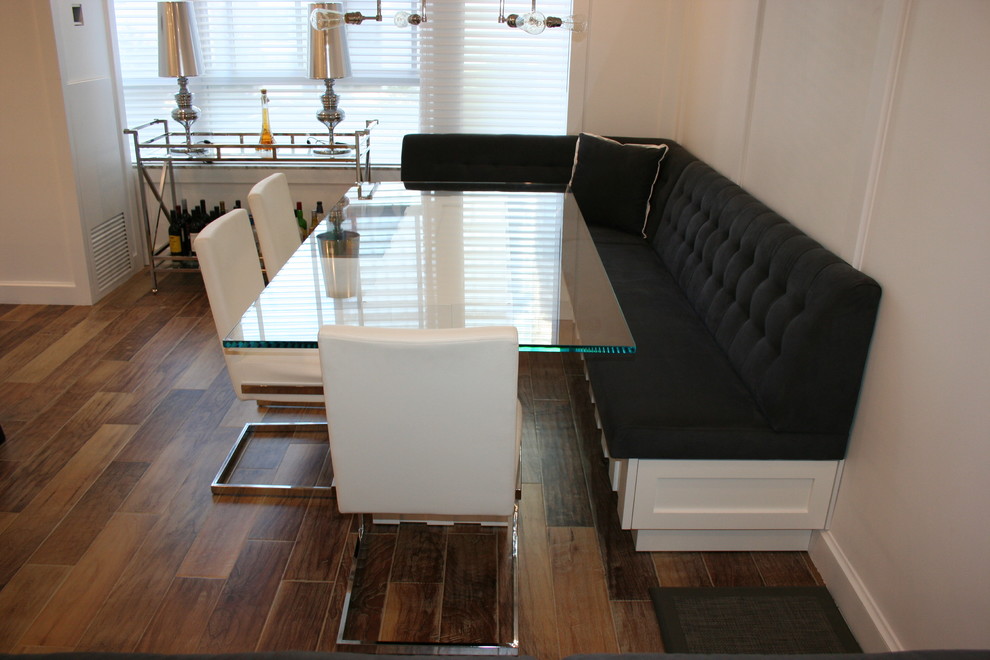 Inspiration for a modern dining room remodel in Toronto