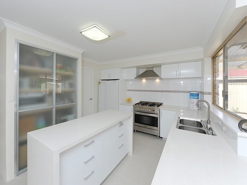 Custom Gloss White Kitchen & Stone Bench Tops from 14,990