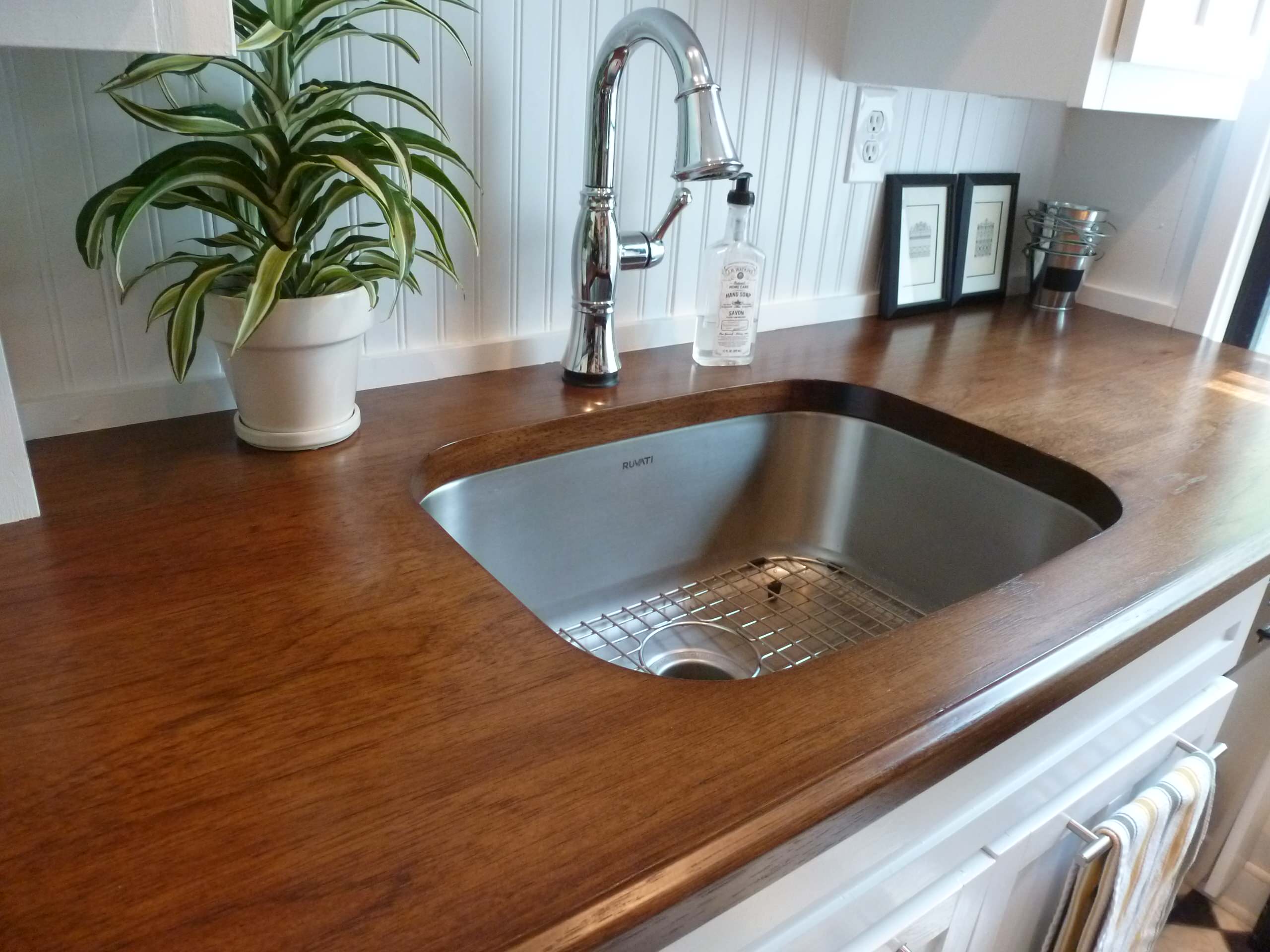 The Best Backsplashes to Pair With Wood Counters
