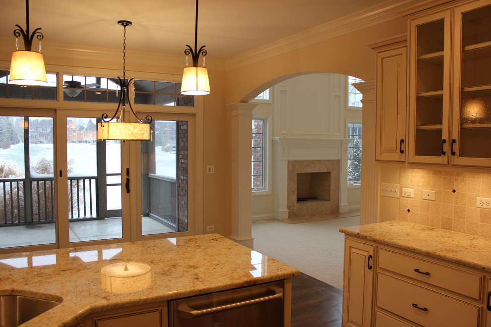 Custom Home in Downers Grove, IL Traditional Kitchen Chicago by
