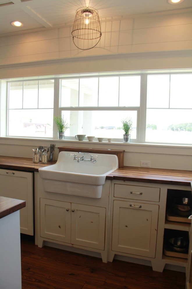 Custom Home Craftsman Kitchen Salt Lake City by Jake Hulet