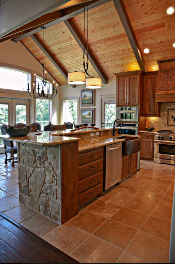 Design ideas for a traditional kitchen in Austin.