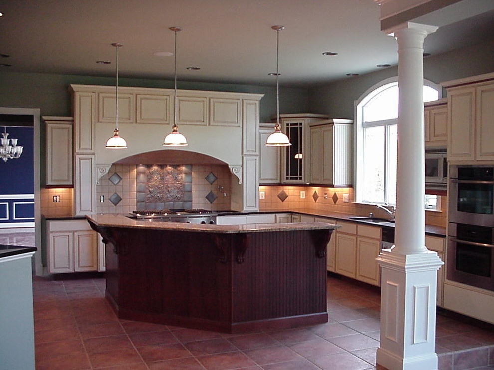 This is an example of a classic kitchen in Baltimore.