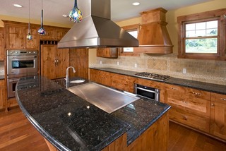 https://st.hzcdn.com/simgs/pictures/kitchens/custom-kitchen-homes-by-tradition-img~3011a18d00f58ae0_3-8832-1-867b52e.jpg