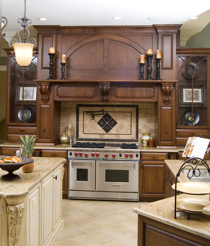 Photo of a classic kitchen in Raleigh.