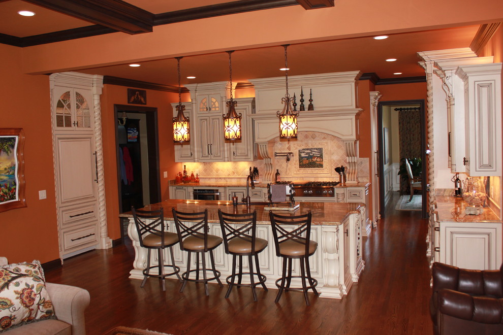 Example of a classic kitchen design in Nashville