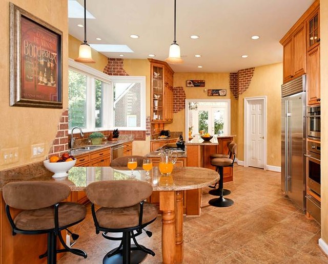 Custom Paint Job, Bring Kitchen to Life Moderne Cuisine