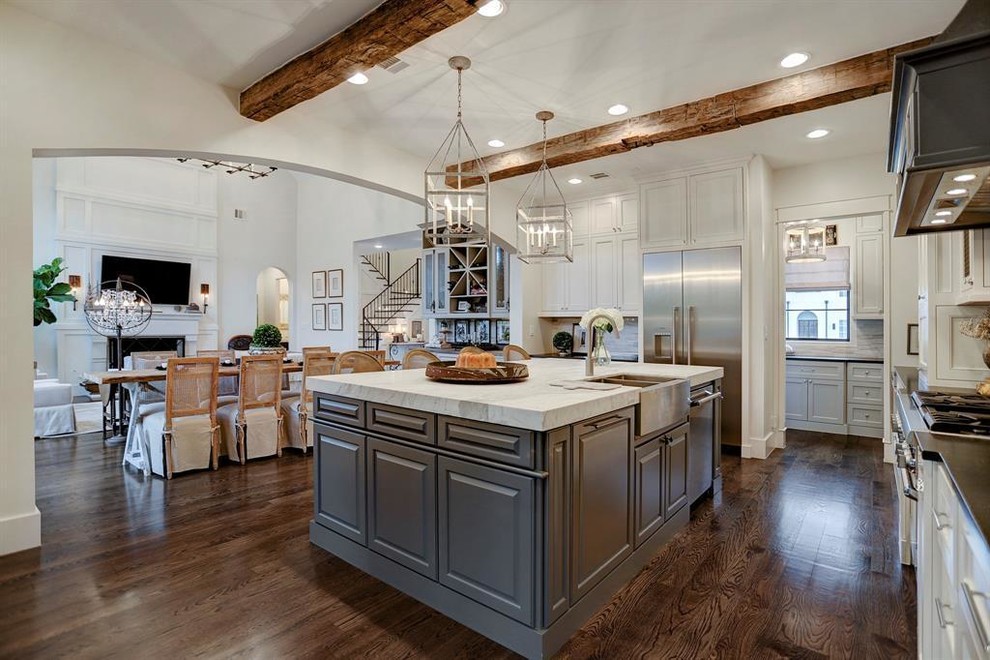 Custom Traditional Home in Bellaire, Texas - Traditional - Kitchen ...