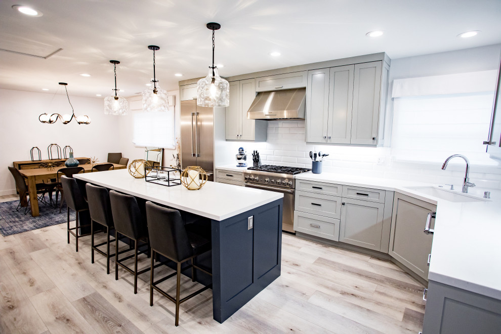 Custom Transitional Gray and Navy Blue Kitchen and Kitchen